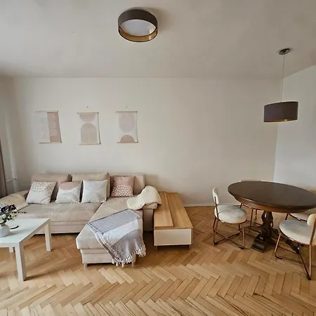 Apartment Cozy 3-room In Old Town *