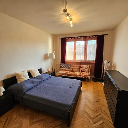 Апартаменти Cozy 3-room In Old Town